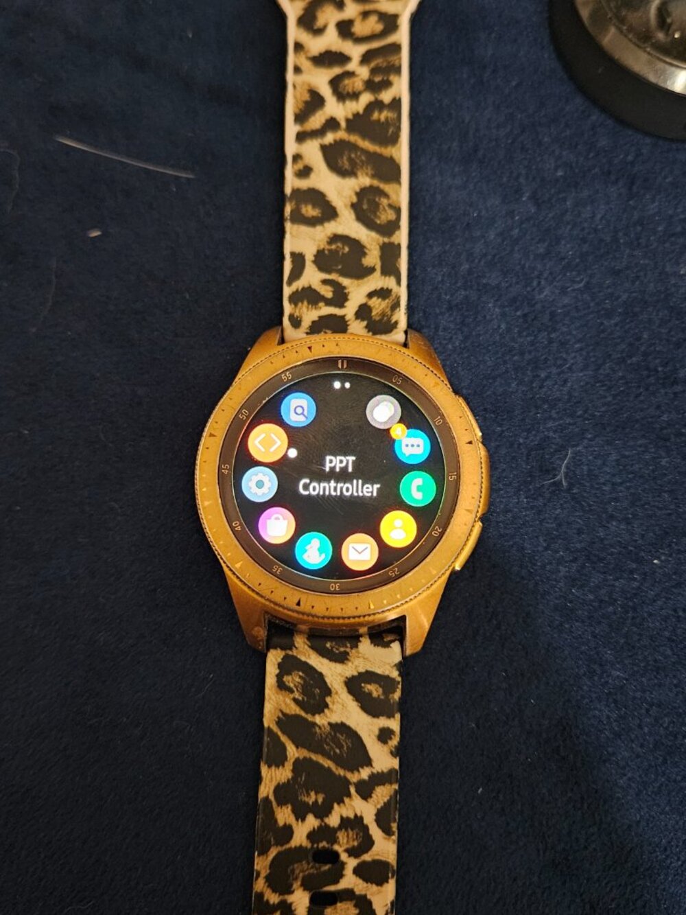Samsung Galaxy SM-R810 42MM Bluetooth / WIFI + 4G LTE Smartwatch {#811-9} - Picture 7 of 12